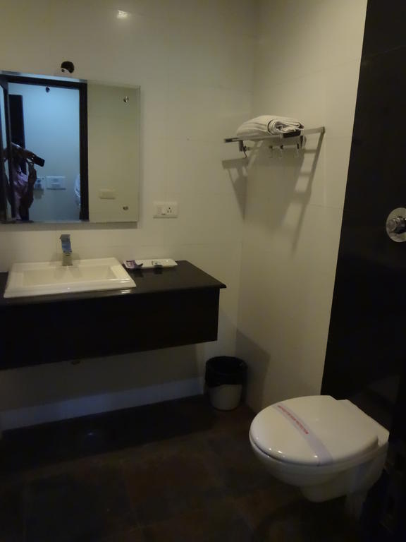 Hotel Siam International Delhi  Eksteriør billede