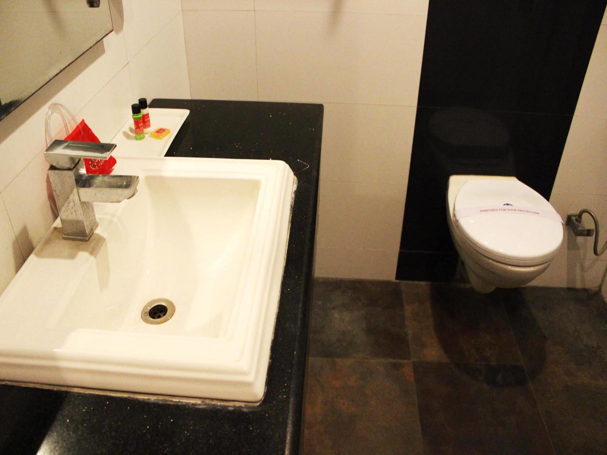 Hotel Siam International Delhi  Eksteriør billede